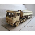 1:32 SCALE : MERECEDES WITH TRIAXLE TANKER TRAILER