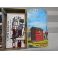 HO SCALE - ATLAS - ELEVATED GATE TOWER + TELEPHONE SHANTY KITS - BOXED
