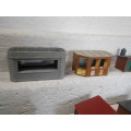 HO SCALE - VARIOUS SMALL BUILDINGS - X10
