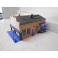 HO SCALE - CON-COR - THE WEEKLY HERALD INDUSTRIAL BUILDING
