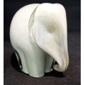Wedgewood glass elephant - Paper weight - Simply stunning!! Low price, bid now!!