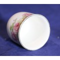 Royal Doulton - English Rose D6071 (Australia) - Egg cup - Beautiful!! - Low price! - Bid now!!