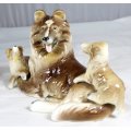 Large Collie with playing puppies! - Magnificent!! - Bid Now!!!