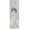 Porcelain Figurine - Elegant Lady - Amazing! - Bid Now!!!