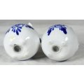 Character Salt & Pepper Set - Blue & White Pigs - Beautiful! - Bid Now!!!