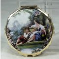 A VICTORIAN SCENE POWDER COMPACT (MADE IN JAPAN) - BID NOW!!!