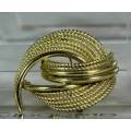 BROOCH GOLD COLORED (BEAUTIFUL) -BID NOW!!