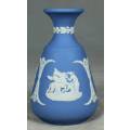 CLASSIC WEDGEWOOD SMALL VASE - BID NOW