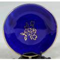 STUNNING MINIATURE PORCELAIN DISPLAY PLATE(ROYAL BLUE WITH A GOLD FLOWER)BID NOW!