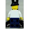 MINIATURE LEGO FIGURINE-CROOK(AT POLICE HEADQUARTERS) BID NOW!!