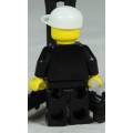 LEGO MINI FIGURINE-POLICEMAN WITH A SMILE AND STUBBLE BEARD BID NOW