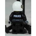 LEGO MINI FIGURINE-POLICEMAN WITH SILVER SUNGLASSES(CTY0029a)