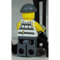 LEGO MINI FIGURINE-CRIMINAL WITH A TORN SHIRT AND HANCUFFS(CTY0481) BID NOW!!
