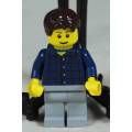 LEGO MINI FIGURINE-MAN IN PLAID SHIRT (CTY0625 VAN AND CARAVAN)BID NOW!!