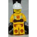 LEGO MINI FIGURINE-FIREMAN(FIRE TRANSPORTER WITH A WHITE HELMET CTY0302)BID NOW!!