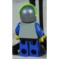 LEGO MINI FIGURINE-SPACEMAN(LIFE ON MARS(LOM013)BID NOW!!