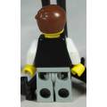 LEGO MINI FIGURINE-POLICE(HEADQUARTERS COP037) BID NOW!!