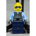 LEGO MINI FIGURINE-POLICE(CITY OFFICER CTY0619)BID NOW