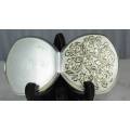 STRATON HAND ENGRAVED SILVER PLATED POWDER COMPACT MADE IN ENGLAND(STUNNING) BID NOW !!