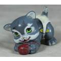 VINTAGE CAT WITH A BALL(LGT1991) BID NOW!