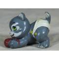 VINTAGE CAT WITH A BALL(LGT1991) BID NOW!