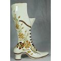 LARGE PORCELAIN BOOT(LOVELY) BID NOW!