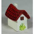 MINIATURE COTTAGE BY DEE (LOVELY) BID NOW!!!