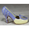 Belle Dame - Small Display Shoe - Low Price!! Bid Now!!