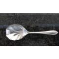 BOXED SET OF 6 SHELL-SHAPED DESSERT SPOONS WITH SERVING SPOON