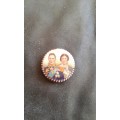 Rare Royal Couple Royalty Tin Metal Victorian Brooch Pin Souvenir Badge