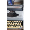 Royal 1950s Vintage Typewriter Excellent Condition