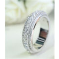 (R1200.00) ****WHITE SAPPHIRE WOMAN 925 (STAMPED) SILVER RING SIZE 9 (SA R)