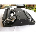 (Typewriter) ADLER tikmasjien, versamelstuk in puik toestand.