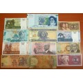 *CRAZY R1 START* Lot of 12 international bank notes - bid per note