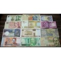 *CRAZY R1 START* Lot of 12 international bank notes - bid per note