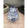 WOW !!! STUNNING BLUE AND WHITE ORIENTAL GINGER JAR WITH THE LID IN PRISTINE CONDITION