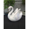 WOW !!! STUNNING LARGE CERAMIC MOTHER OF PEARL FINISH DECORATIVE SWAN / VASE