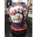 Absolutely Stunning Small Antique 1800s Japanese Ribbed Imari Porcelain Vase