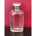 ANTIQUE HALLMARKED STERLING SILVER TOPPED CRYSTAL SCENT BOTTLE - W. GRIFFITHS BIRMINGHAM  - c1916