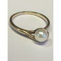 9ct Gold Pearl Ring 2.04g with K.A.R markings inside band