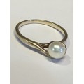 9ct Gold Pearl Ring 2.04g with K.A.R markings inside band