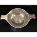 (G.N.R.H) GEORGE NATHAN and RIDLEY HAYES CHESTER HALLMARKED STERLING SILVER WINE QUAICH - 71.8g