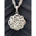 GORGEOUS SINGAPORE .925 SILVER CHAIN WITH A GERMAN STERLING SILVER PENDANT - 9.67g CLEARLY MARKED