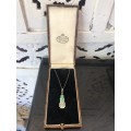 14ct WHITE GOLD CHAIN WITH BARREL CLASP WITH A 935 GERMAN ART DECO CHRYSOPRASE AND DIAMOND PENDANT