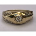 9ct YELLOW GOLD AND DIAMOND DRESS RING WITH CERTIFICATE - 13 ROUND BRILLIANT CUT DIAMONDS - 3.06g