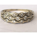 18ct WHITE GOLD AND DIAMOND RING WITH 13 ROUND BRILLIANT CUT DIAMONDS - 3.1g - VALUATION R 21200.00