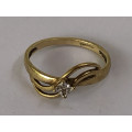 9ct  VINTAGE YELLOW GOLD AND DIAMOND RING MARKED `BEEMILL` - SIZE H1/2 - 1.19g