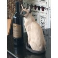 COUNTRY ARTISTS COLLECTABLE CAT FIGURINE -.SIGNED and DATED 2003 -  SIAMESE CAT GLASS EYES