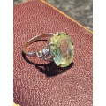 WOW !! STUNNING VINTAGE 9ct YELLOW GOLD AND PERIDOT DRESS RING - SIZE L 1/2 - CLEARLY MARKED - 4.54g