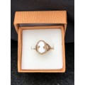 Gorgeous 9ct yellow gold carved Cameo dress ring - 1.40g
